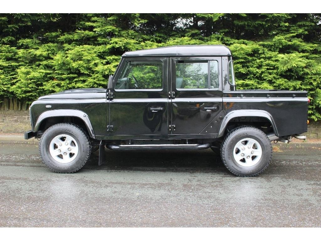 Used LAND ROVER DEFENDER 110 2.2 TD XS DCB in Lancashire