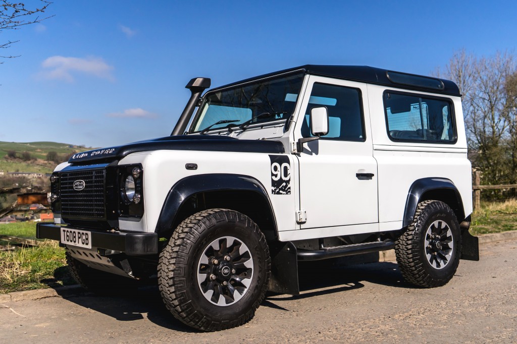 Used LAND ROVER DEFENDER 2.5 90 HARD-TOP TD5 in Lancashire