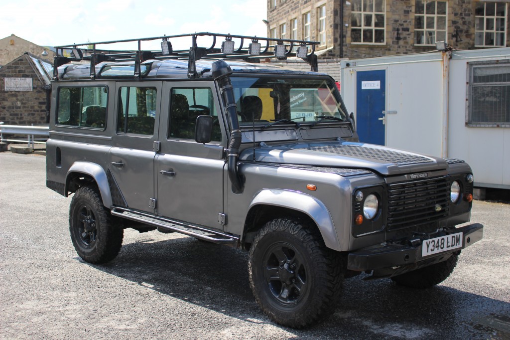 Used LAND ROVER DEFENDER 2.5 110 COUNTY S/W TD5 5DR in Lancashire