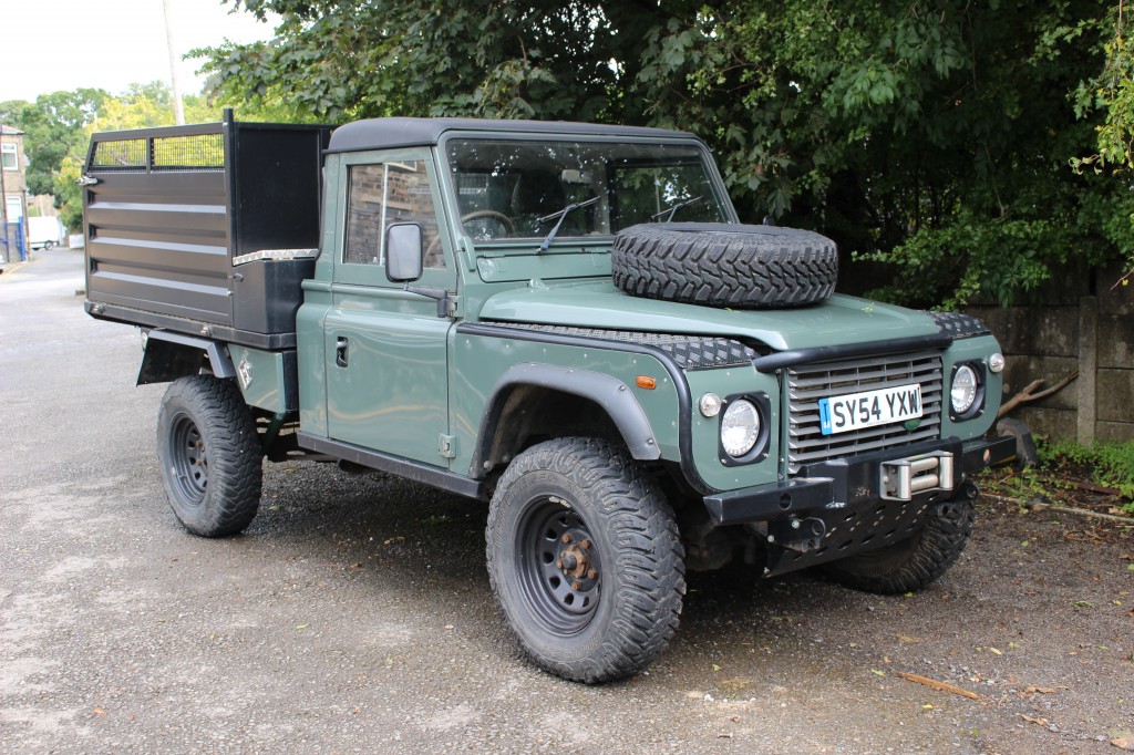 Used LAND ROVER DEFENDER 110 PICK-UP TD5 2.5 110 PICK-UP TD5 2DR in Lancashire