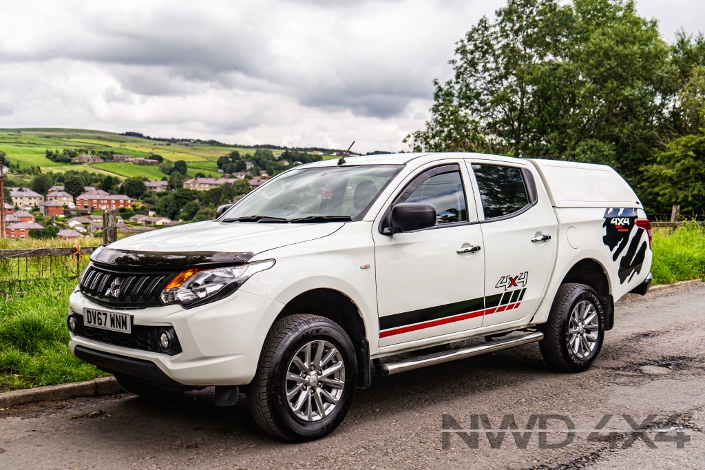 Used MITSUBISHI L200 2.4 DI-D 4WD 4LIFE DCB in Lancashire