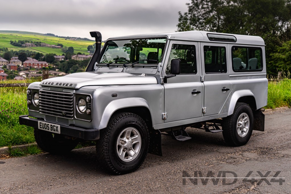 Used LAND ROVER DEFENDER 110 TD5 COUNTY STATION WAGON 2.5 110 TD5 COUNTY STATION WAGON 5DR in Lancashire