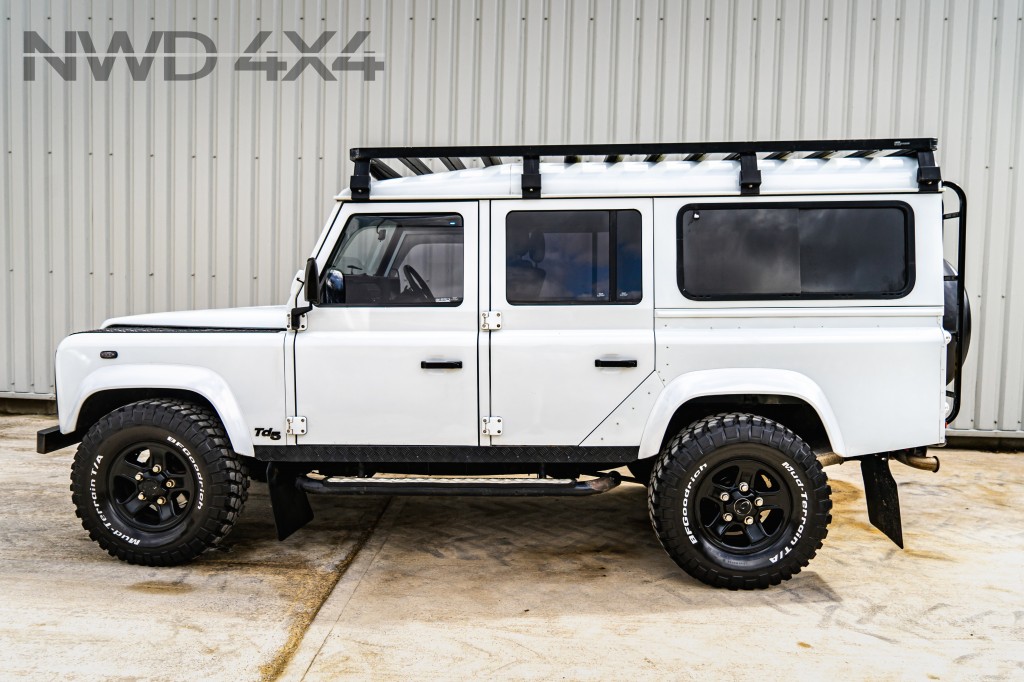 Used LAND ROVER DEFENDER 2.5 110 TD5 STATION WAGON 5DR in Lancashire