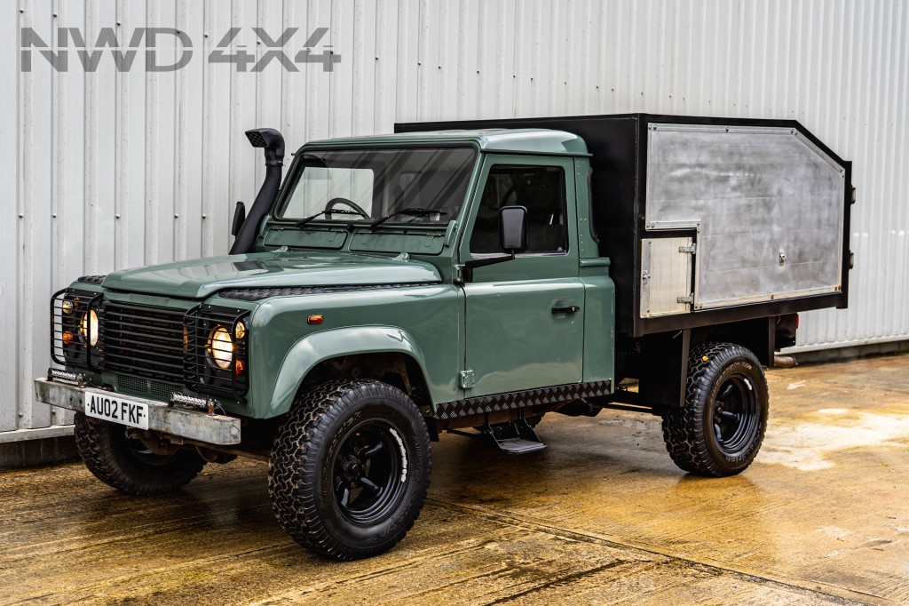 Used LAND ROVER DEFENDER 2.5 110 HIGH CAPAC PICK-UP TD5 Manual in Lancashire