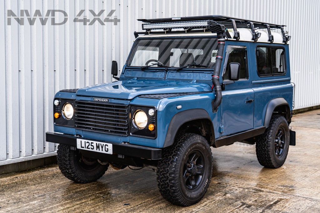 Used LAND ROVER DEFENDER 90 TDI HT 2.5 90 TDI HT 2DR Manual in Lancashire