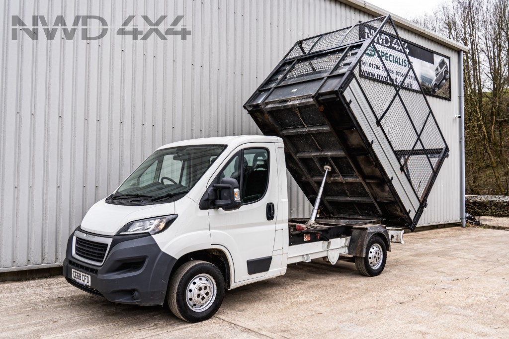 Used PEUGEOT BOXER 335 L2 BLUE HDI DIESEL TIPPER  in Lancashire