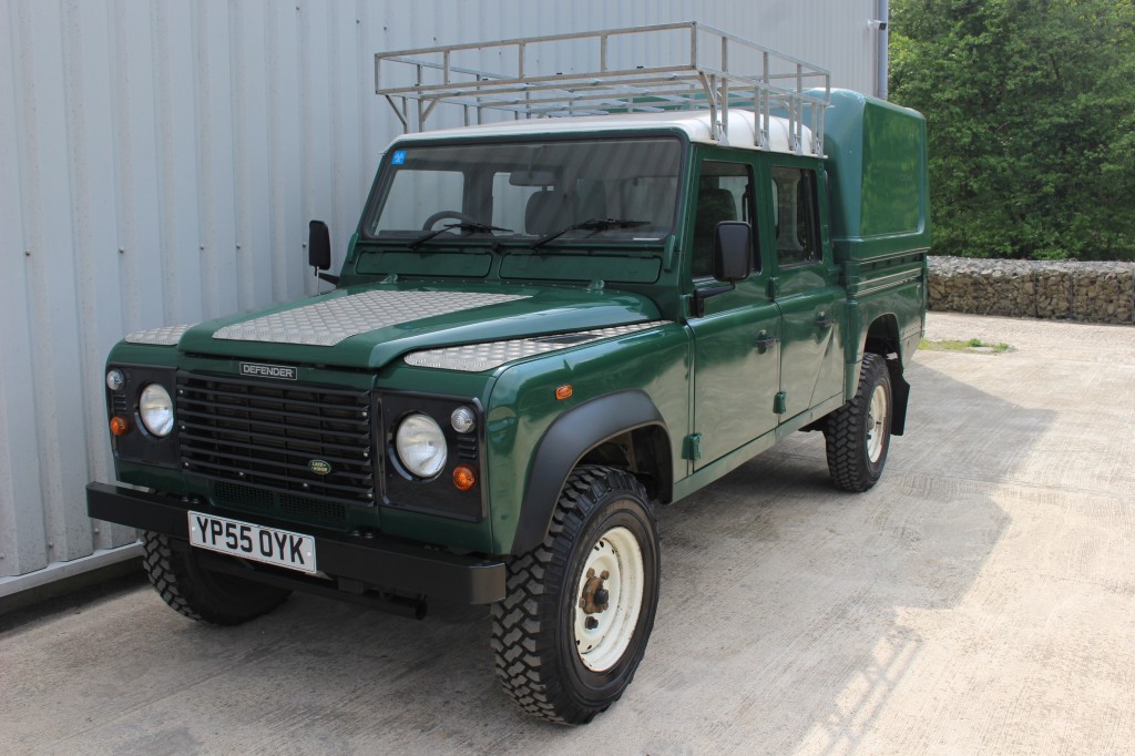 Used LAND ROVER DEFENDER 130 CREW CAB TD5 2.5 130 CREW CAB TD5 4DR Manual in Lancashire