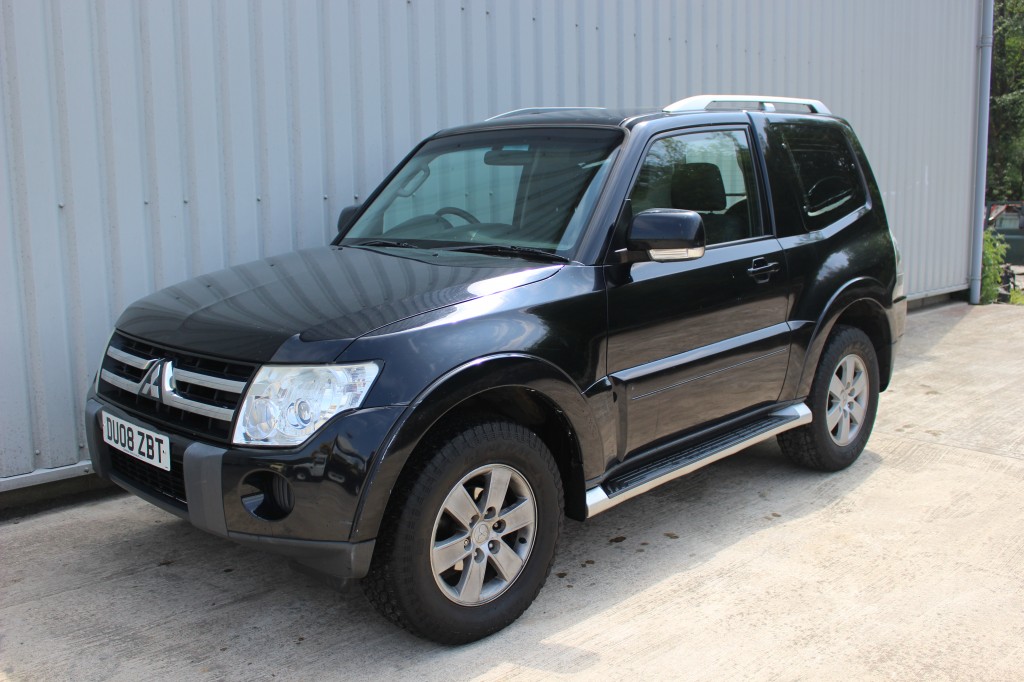 Used MITSUBISHI SHOGUN 3.2 4WORK DI-DC SWB Manual in Lancashire