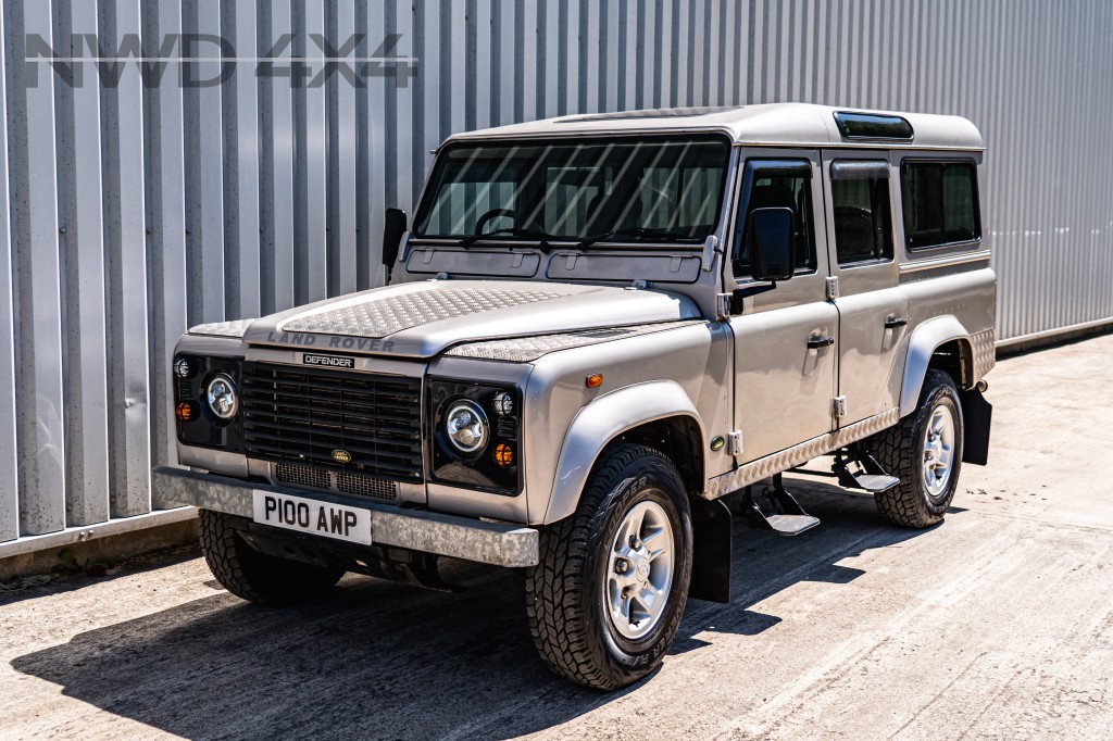 Used LAND ROVER DEFENDER 2.5 110 COUNTY S/W TD5 5DR Manual in Lancashire