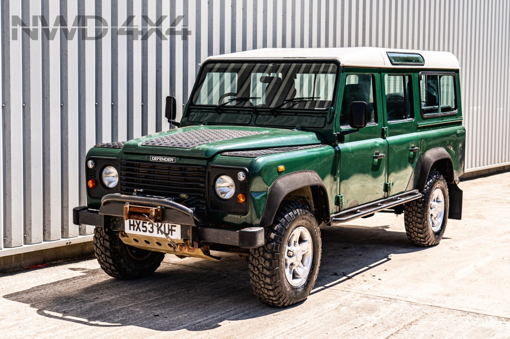 Used LAND ROVER DEFENDER 110 TD5 COUNTY STATION WAGON 2.5 110 TD5 COUNTY STATION WAGON 5DR Manual in Lancashire