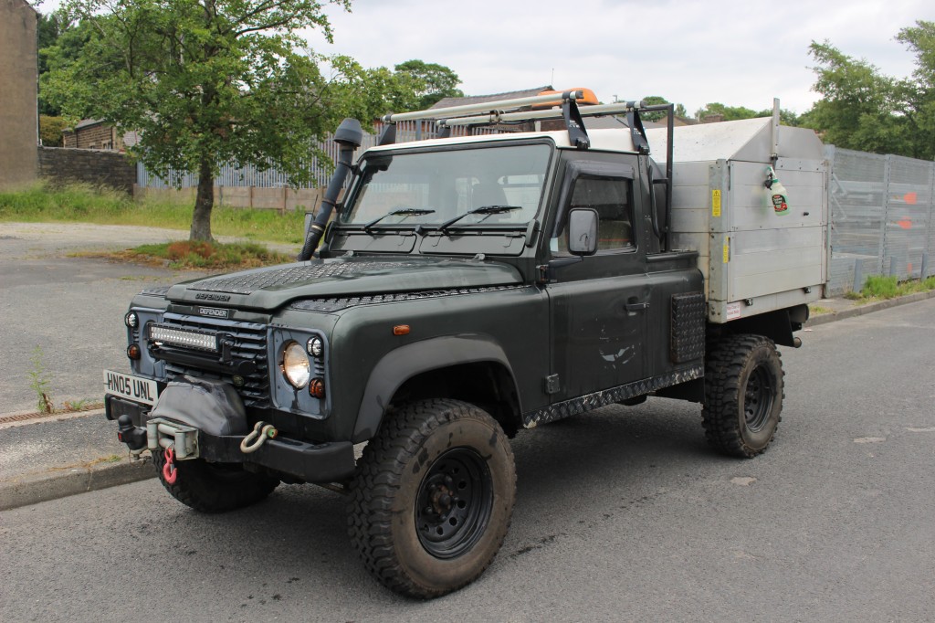 Used LAND ROVER DEFENDER 2.5 110 TIPPER TRUCK TD5 2DR Manual in Lancashire