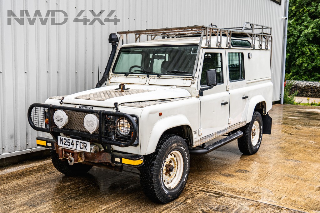 Used LAND ROVER DEFENDER 110 COUNTY SW 12S TDI 2.5 110 COUNTY SW 12S TDI 5DR Manual in Lancashire