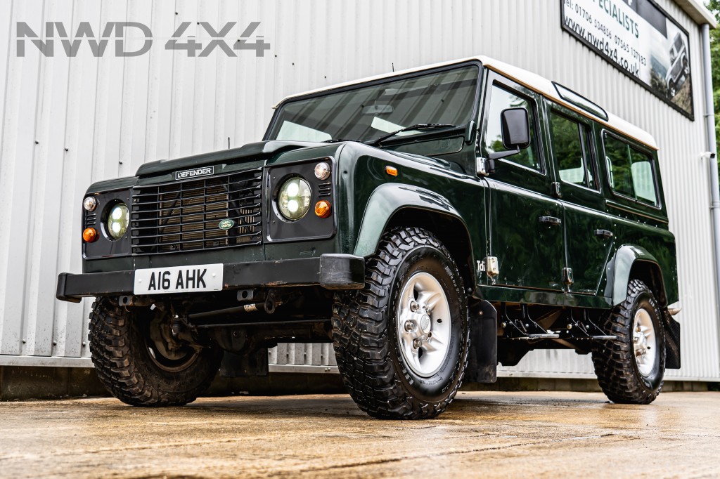 Used LAND ROVER DEFENDER 110 COUNTY SW 12S TDI 2.5 110 COUNTY SW 12S TDI 5DR Manual in Lancashire