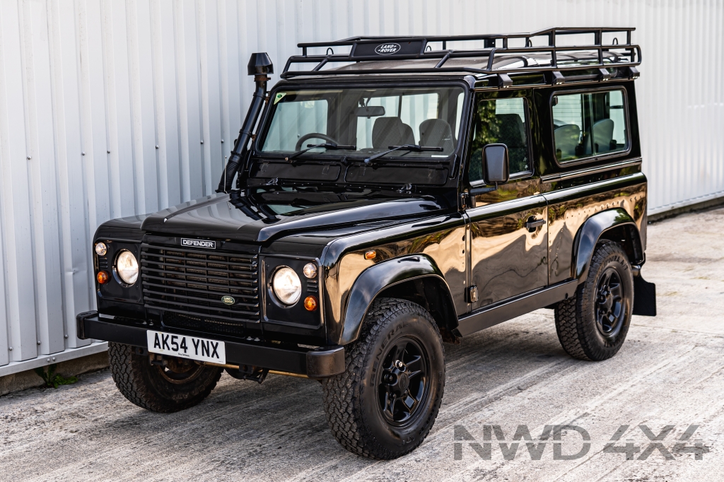 Used LAND ROVER DEFENDER 90 TD5 COUNTY STATION WAGON 2.5 90 TD5 COUNTY STATION WAGON 3DR Manual in Lancashire