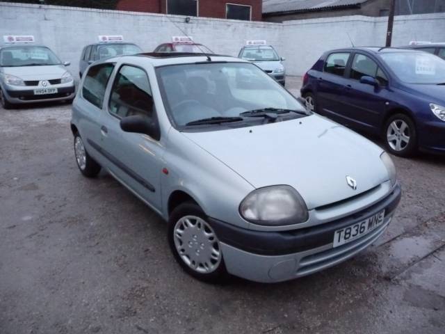 Ontwikkelen Muildier kant RENAULT CLIO 1.2 RT 3dr For Sale in Chorley - MDC Autos