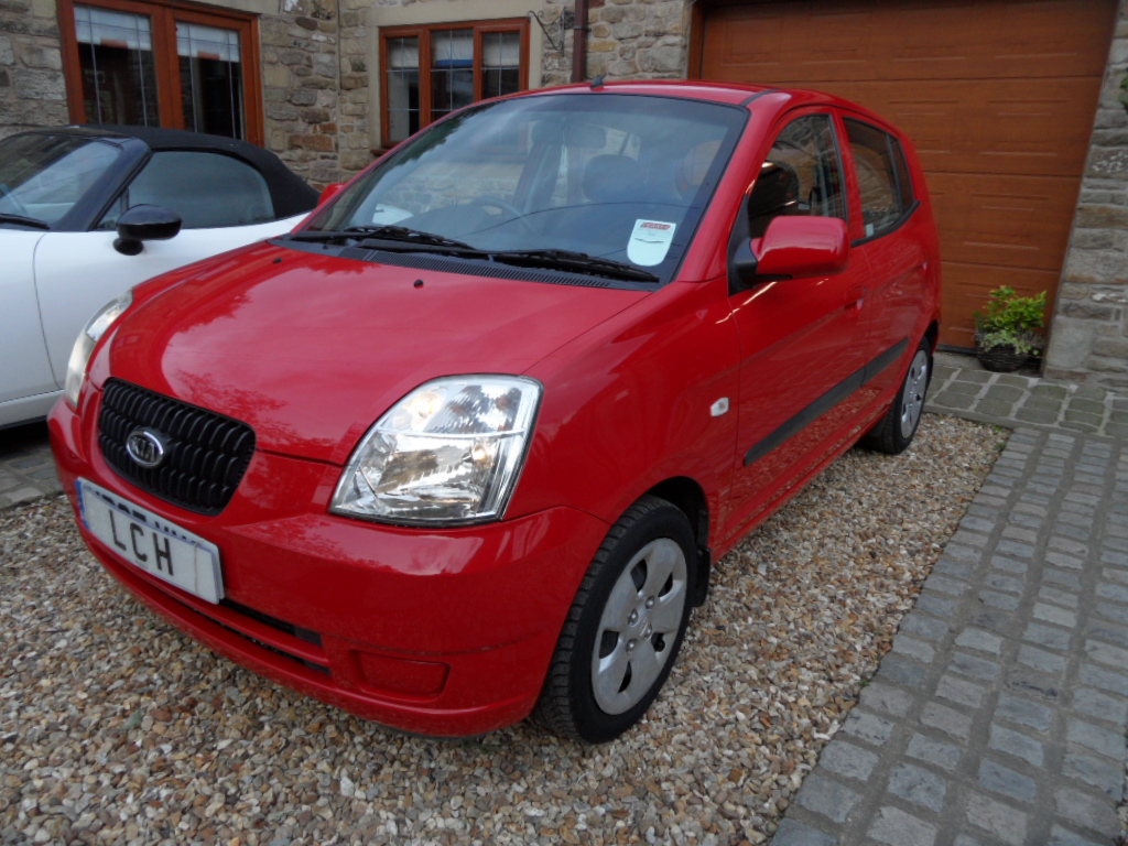 KIA PICANTO 1.1 ls petrol 5 door hatchback low mileage 35k s/h Manual 2007 red fully valeted