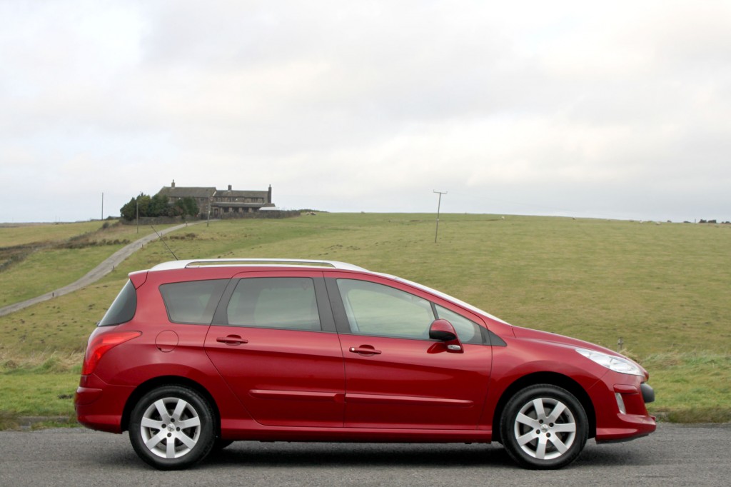 PEUGEOT 308 2.0 SW SE HDI 5DR, PANORAMIC ROOF For Sale in Bradford