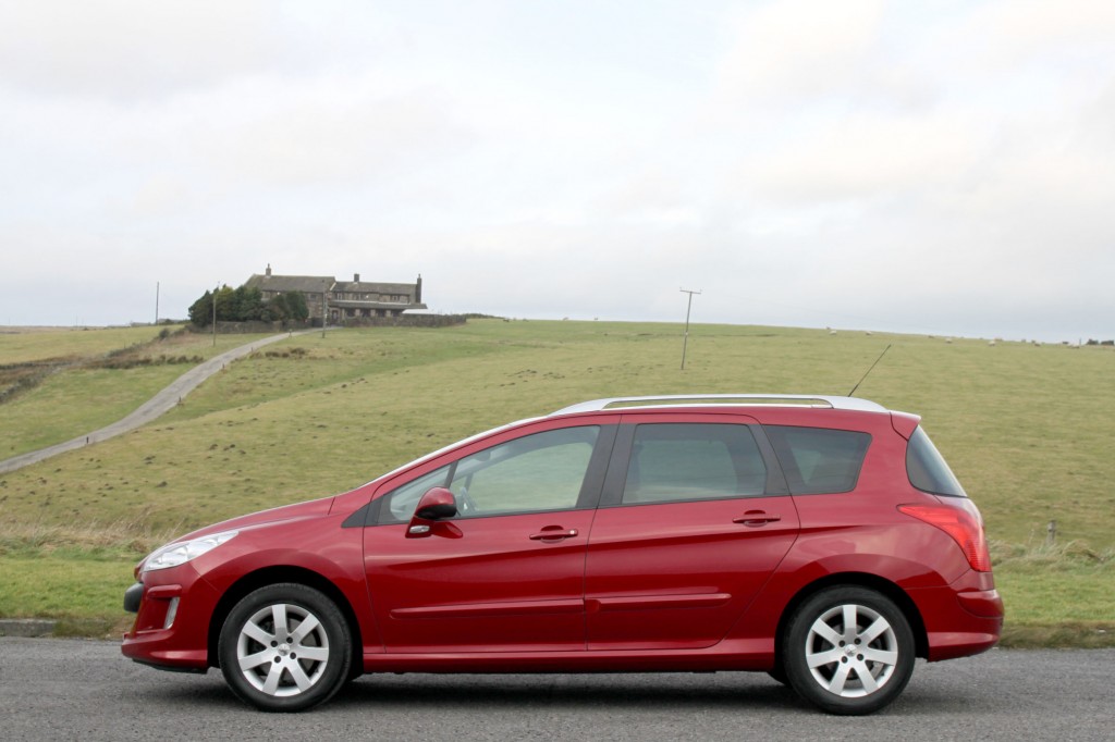 PEUGEOT 308 2.0 SW SE HDI 5DR, PANORAMIC ROOF For Sale in Bradford