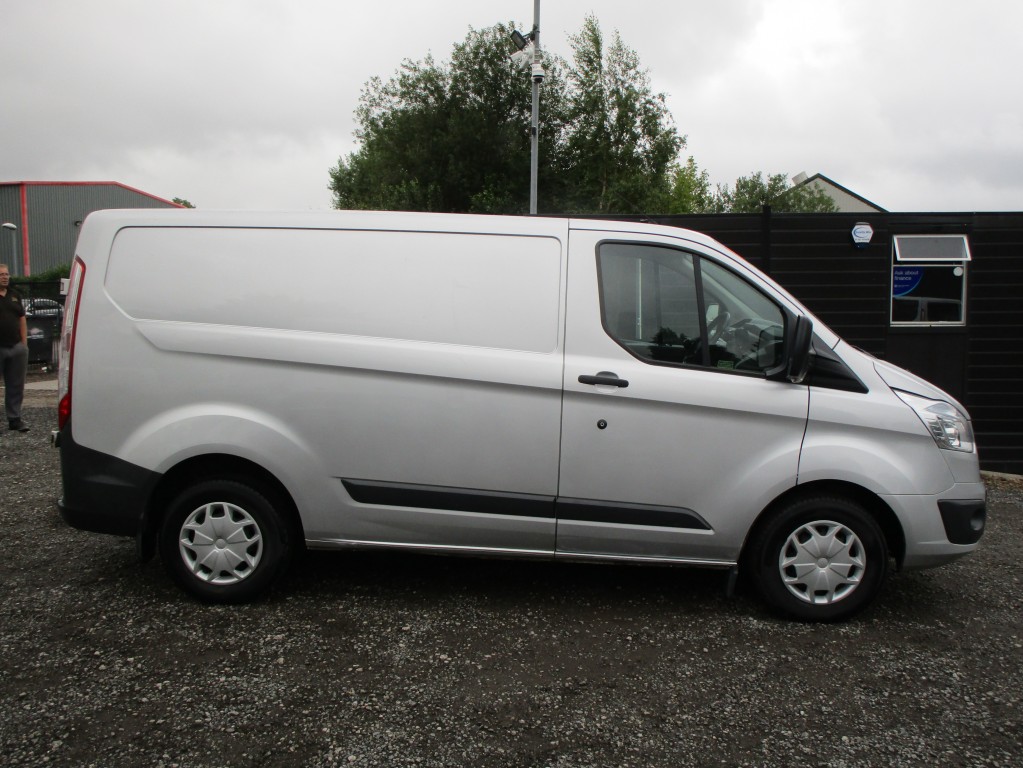 FORD TRANSIT CUSTOM TREND L1 H1 SWB - ONE OWNER IN SILVER- FSH For Sale ...