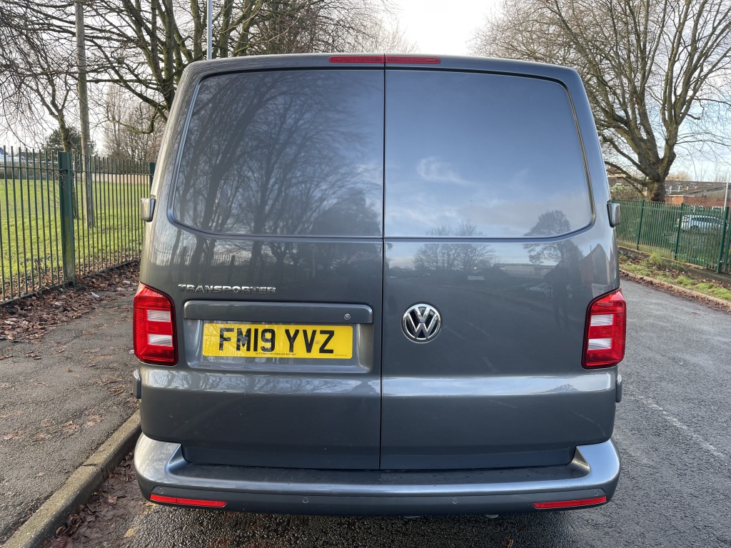 VOLKSWAGEN TRANSPORTER 2.0 T30 TDI P/V TRENDLINE BMT SEMI AUTOMATIC For ...