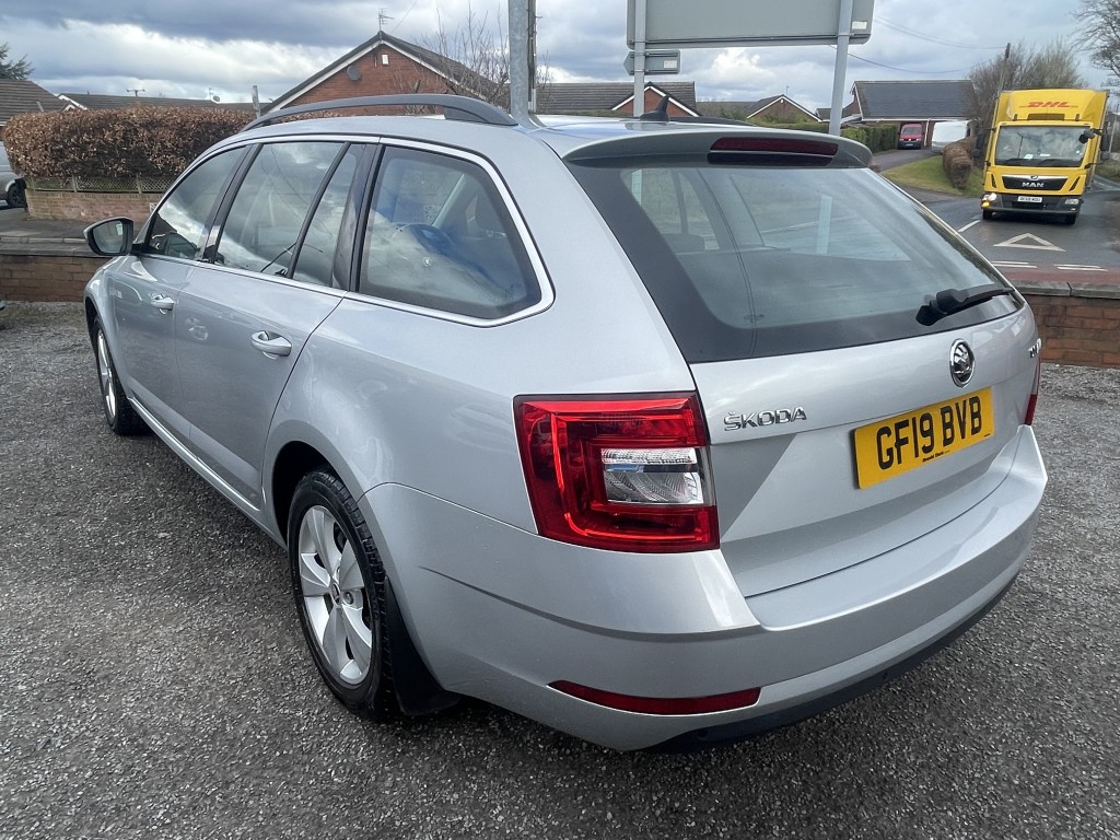 SKODA OCTAVIA 1.6 SE TECHNOLOGY TDI 5DR Manual For Sale in Ormskirk ...