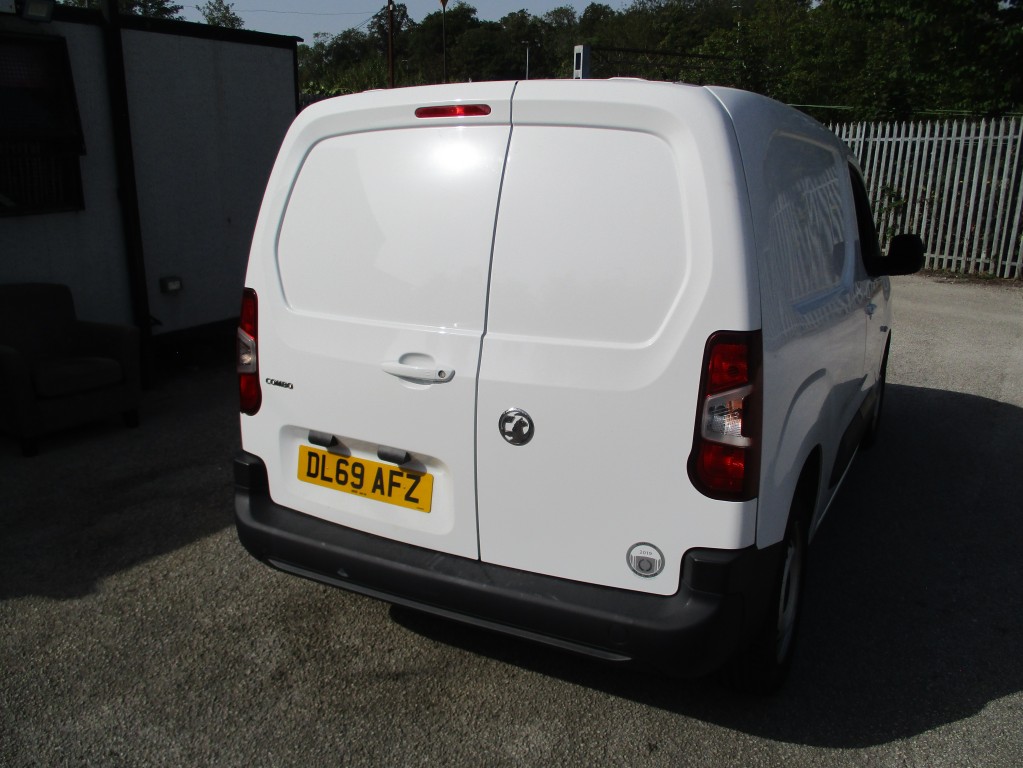 VAUXHALL COMBO CARGO 1.5 L1H1 2000 EDITION S/S Automatic