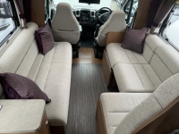 AUTO-TRAIL Comanche 