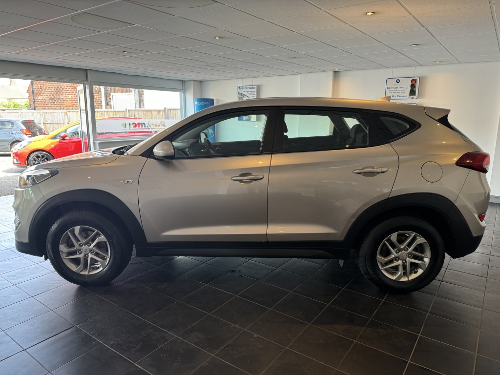 HYUNDAI TUCSON 1.6 GDI S BLUE DRIVE 5DR Manual