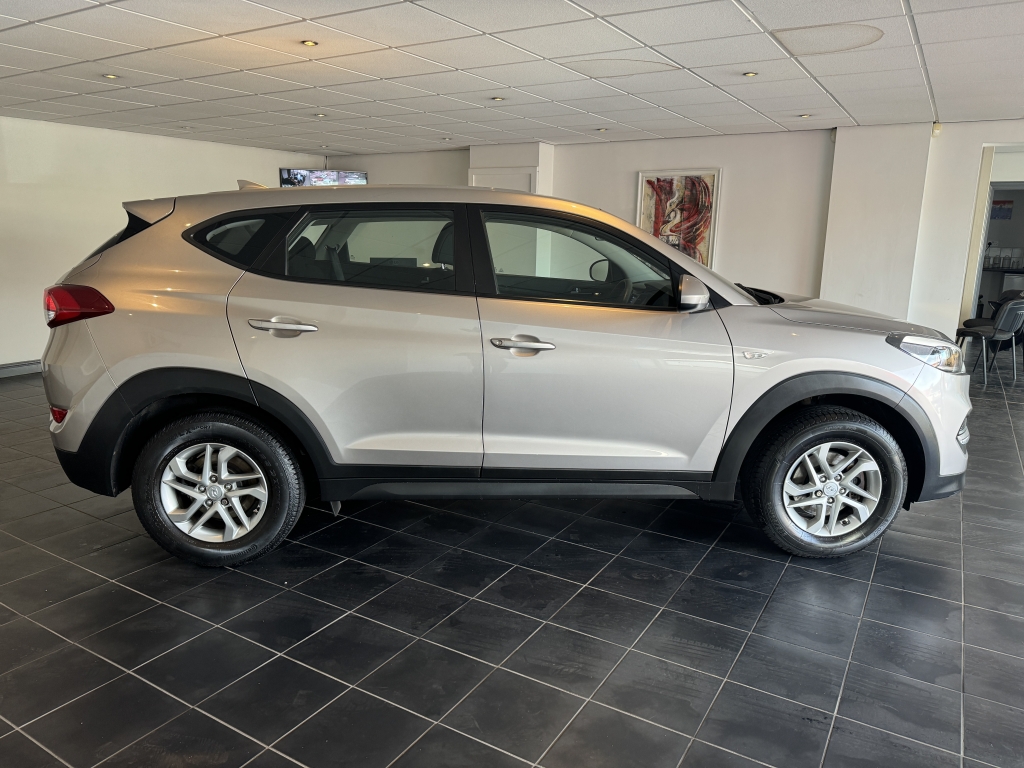 HYUNDAI TUCSON 1.6 GDI S BLUE DRIVE 5DR Manual