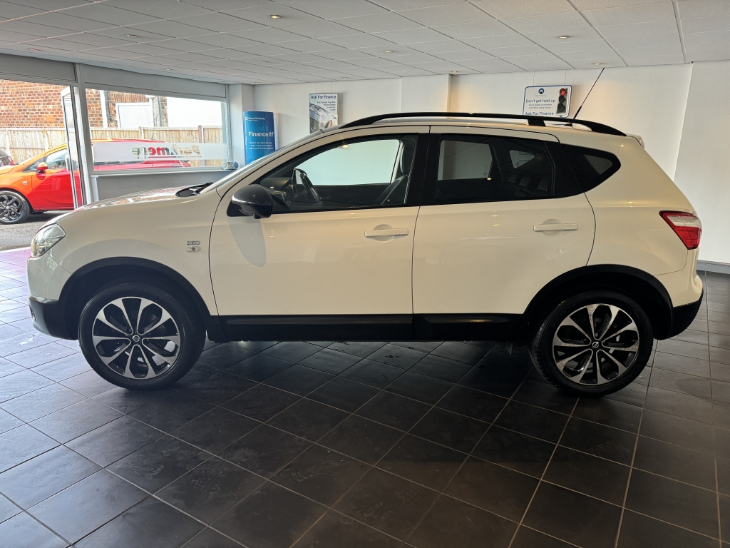 NISSAN QASHQAI 1.6 360 5DR Manual