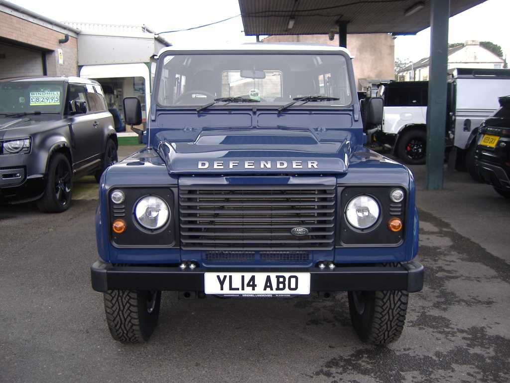 LAND ROVER DEFENDER 90 TDCi County Hardtop With Side Windows 2.2 90 TDCi COUNTY Hardtop With Side Windows