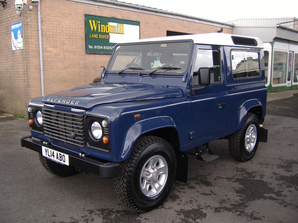 LAND ROVER DEFENDER 90 TDCi County Hardtop With Side Windows 2.2 90 TDCi COUNTY Hardtop With Side Windows