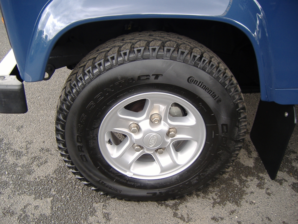 LAND ROVER DEFENDER 90 TDCi County Hardtop With Side Windows 2.2 90 TDCi COUNTY Hardtop With Side Windows