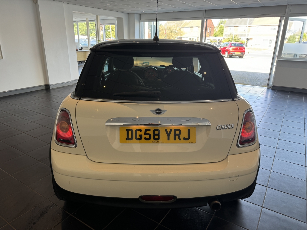 MINI HATCHBACK 1.6 COOPER 3DR Manual