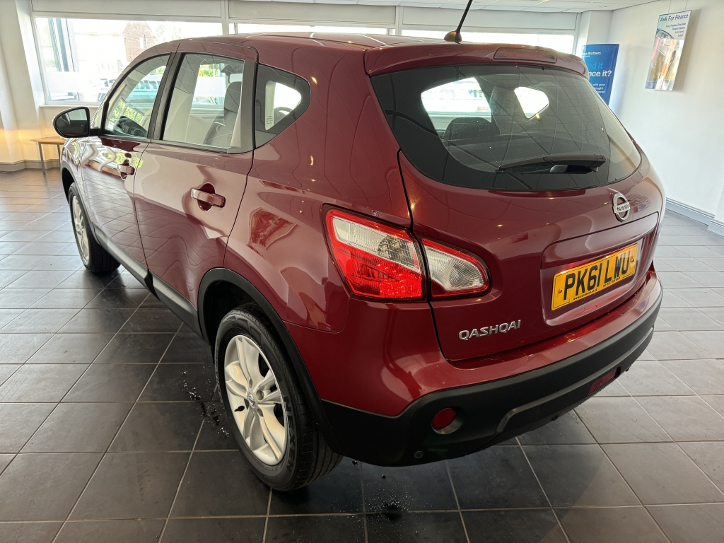 NISSAN QASHQAI 1.6 ACENTA 5DR Manual