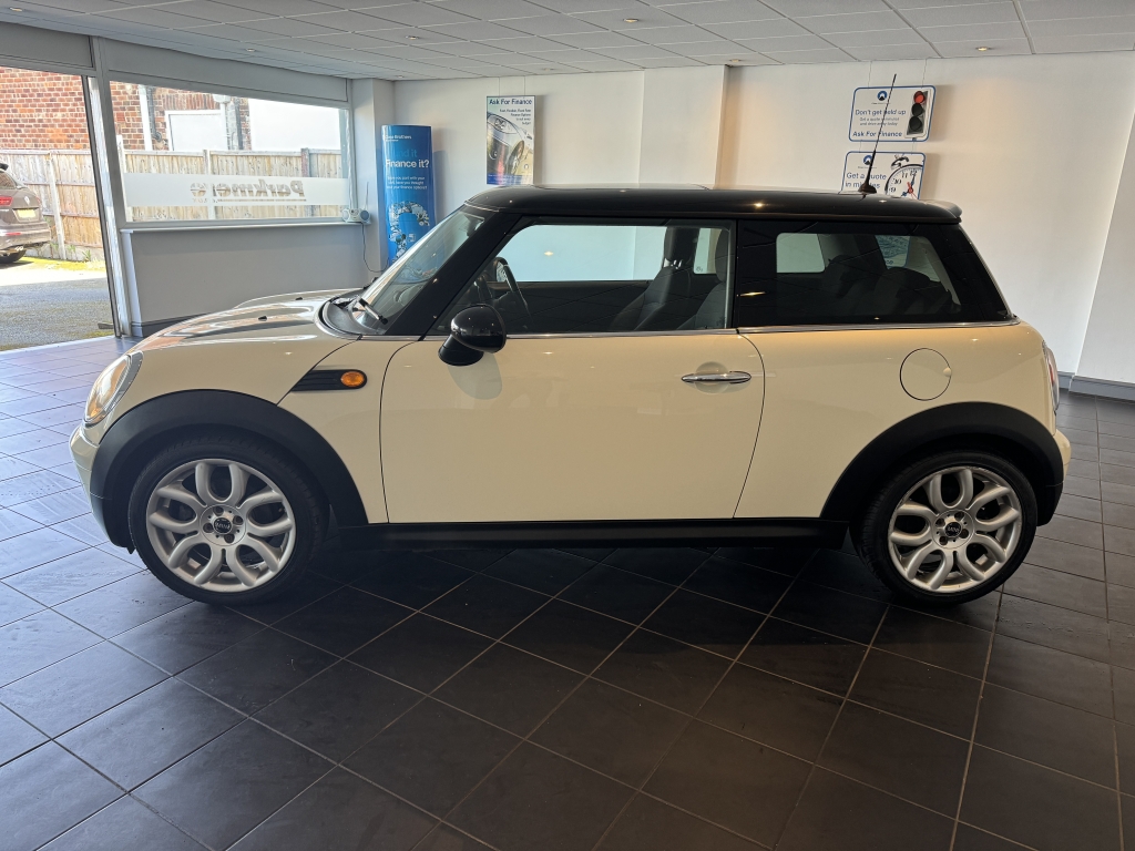 MINI HATCHBACK 1.6 COOPER 3DR Manual