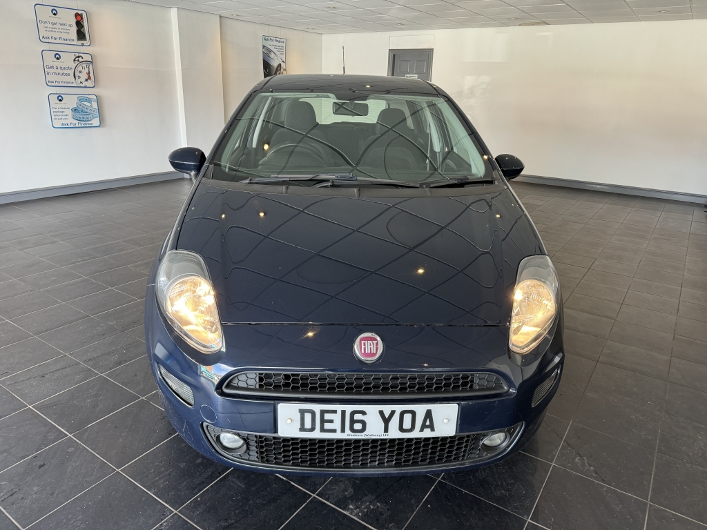 FIAT PUNTO 1.2 EASY PLUS 5DR Manual