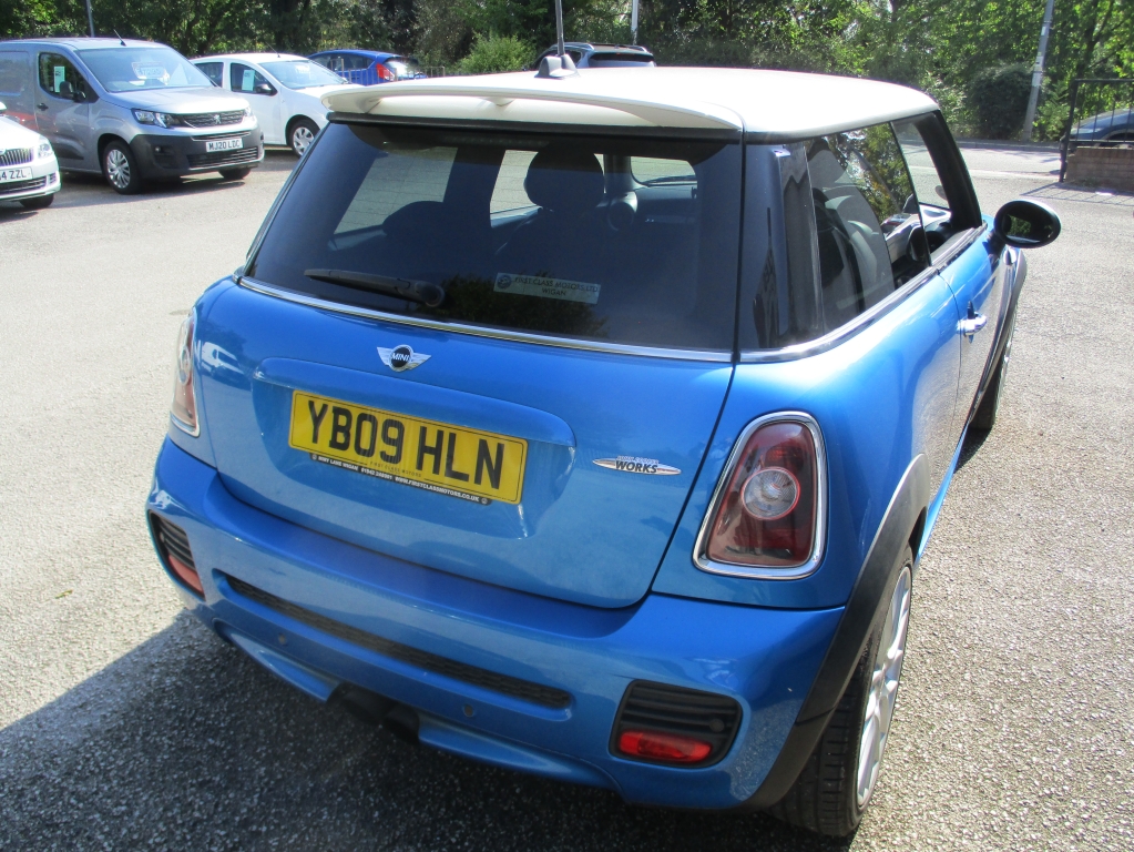 MINI HATCHBACK 1.6 JOHN COOPER WORKS 3DR Manual