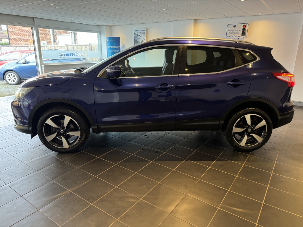 NISSAN QASHQAI 1.5 N-VISION DCI 5DR Manual