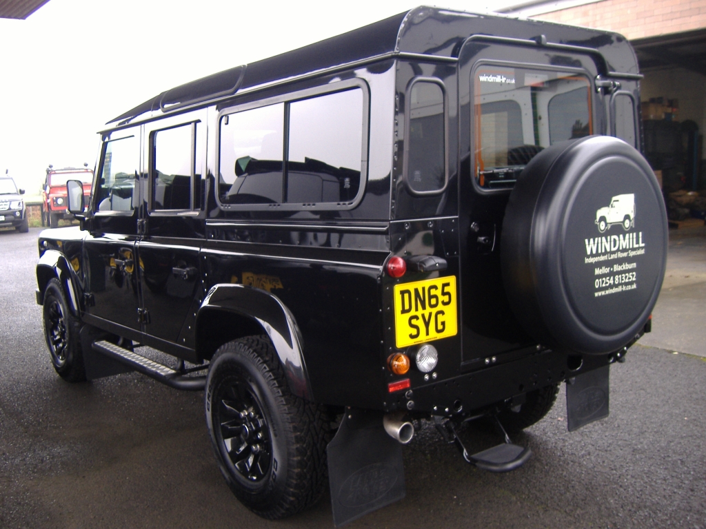 LAND ROVER DEFENDER 110 TDCi 'LANDMARK' Station Wagon Defender 2.2 TDCi 110 LANDMARK 5DR Manual