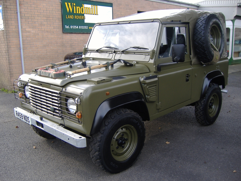 LAND ROVER DEFENDER 90 300TDi Wolf Soft Top 2.5 300 TDi Wolf 90 Soft Top XD