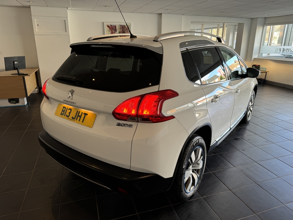 PEUGEOT 2008 1.6 ALLURE 5DR Automatic