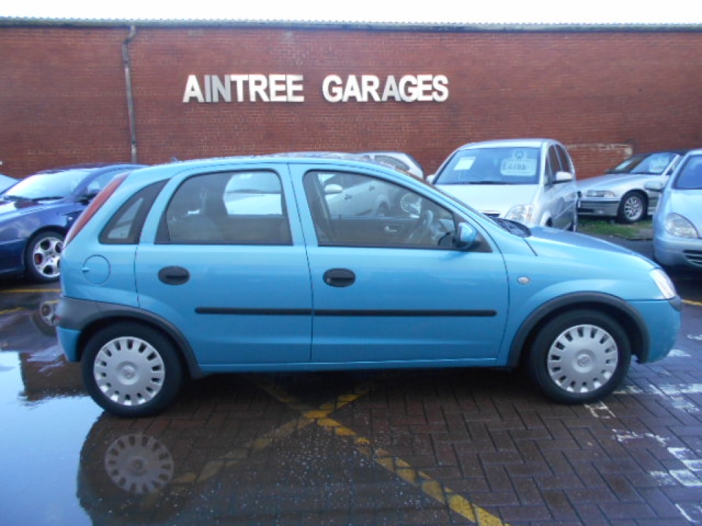 2003 VAUXHALL CORSA 1.2 CLUB 16V 5d 75 BHP Low tax and insurance | 0 