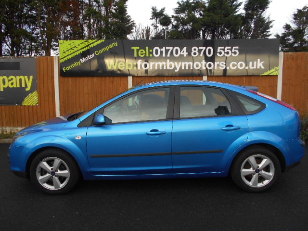 2005 FORD FOCUS 1.6 ZETEC CLIMATE 16V 5d AUTO 101 BHP SUPER LOW MILES | 39,000 