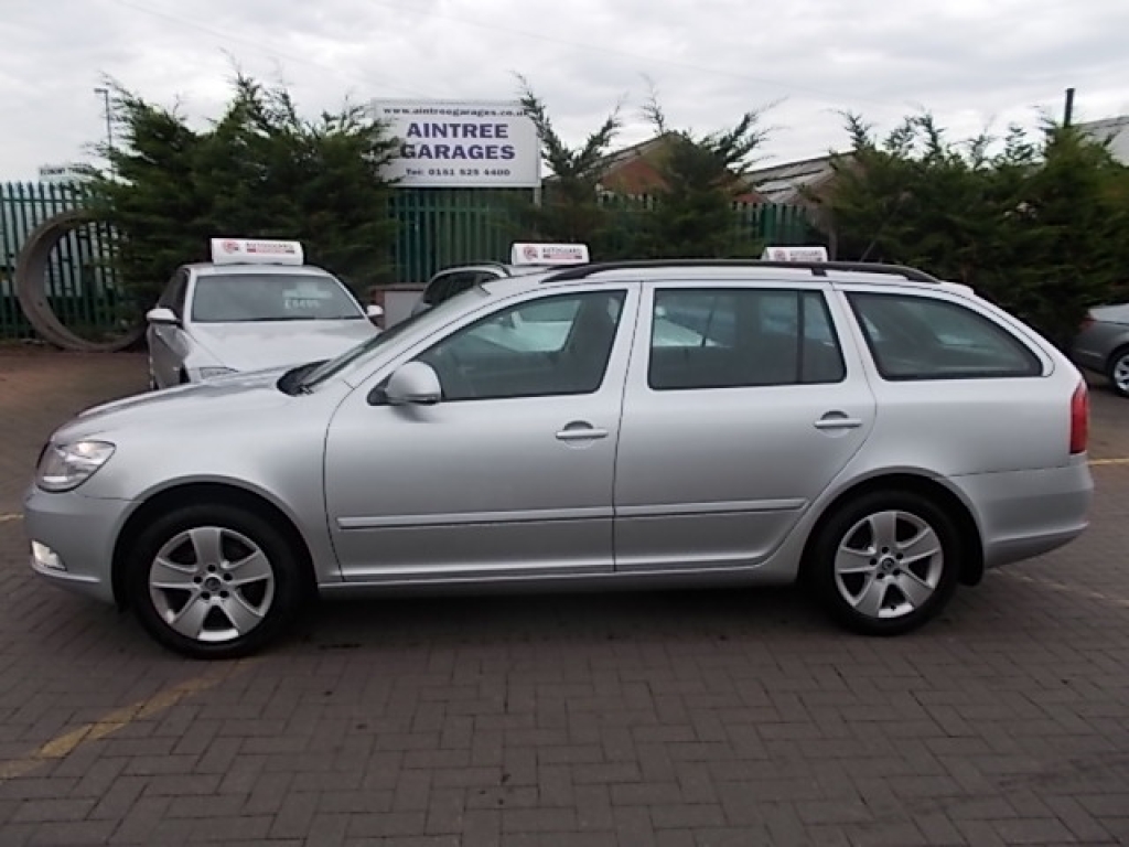 2010 SKODA OCTAVIA 1.6 ELEGANCE TDI CR DSG 5d AUTO 103 BHP WOOW L@@K AT THIS NEW IN | 99,000 