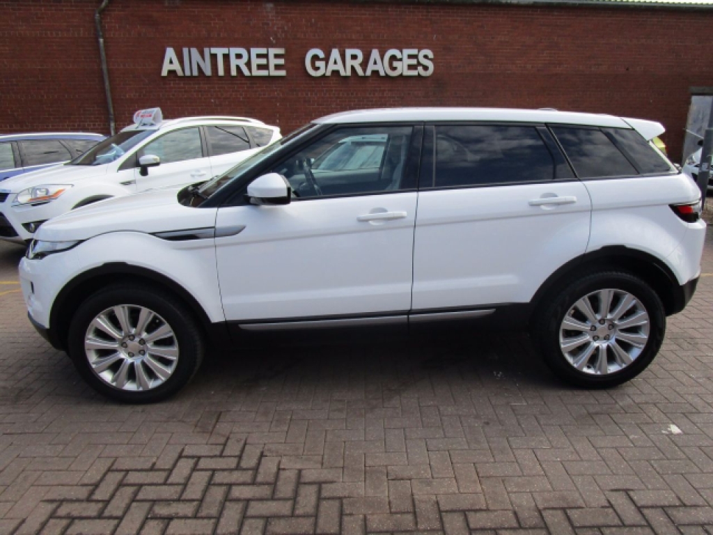 2013 LAND ROVER RANGE ROVER EVOQUE 2.2 ED4 PURE 5d 150 BHP 1 OWNER IN WHITE | 43,000 