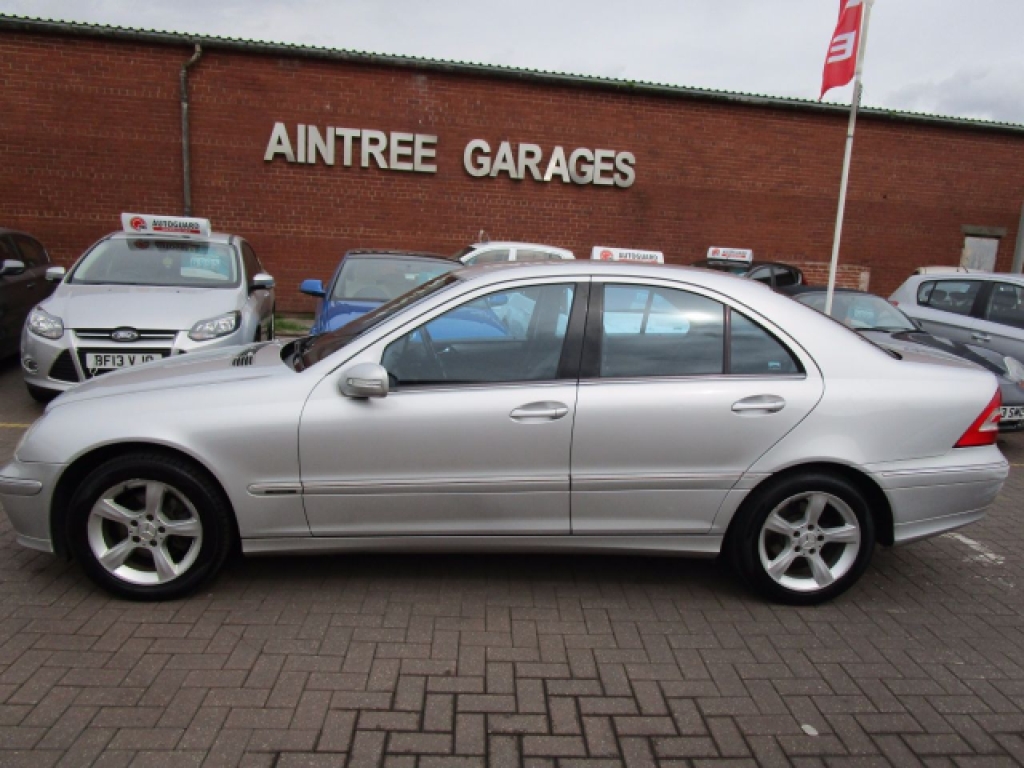 2005 MERCEDES-BENZ C-CLASS 1.8 C180 KOMPRESSOR AVANTGARDE SE 4d AUTO 141 BHP SERVICE HISTORY HALF LEAT | 98,000 