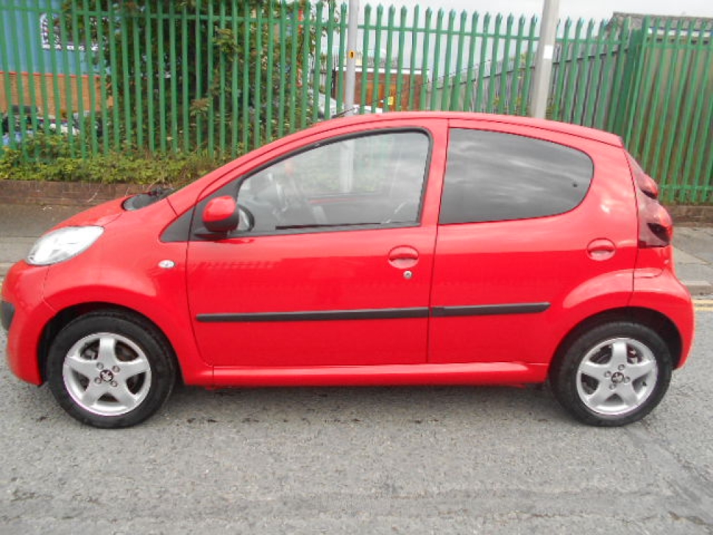 2012 PEUGEOT 107 1.0 ALLURE 5d 68 BHP L@@K ONLY 7000 MILES | 7,000 