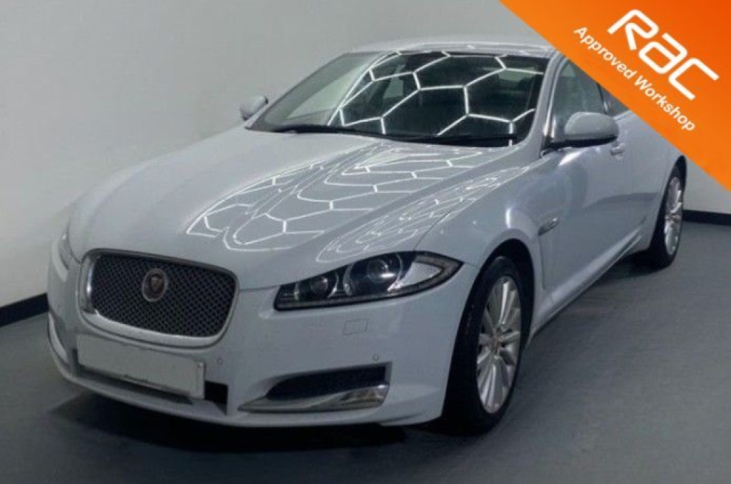 2015 JAGUAR XF 2.2 D LUXURY 4d 200 BHP | 50,000 