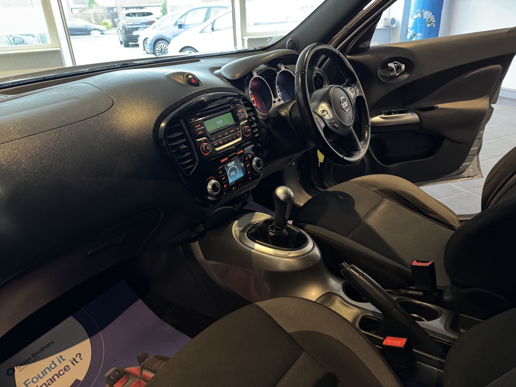 NISSAN JUKE ACENTA 1.6 ACENTA 5DR Manual